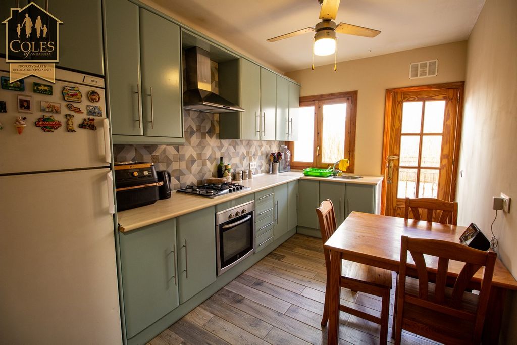 Property photo 2 of 18