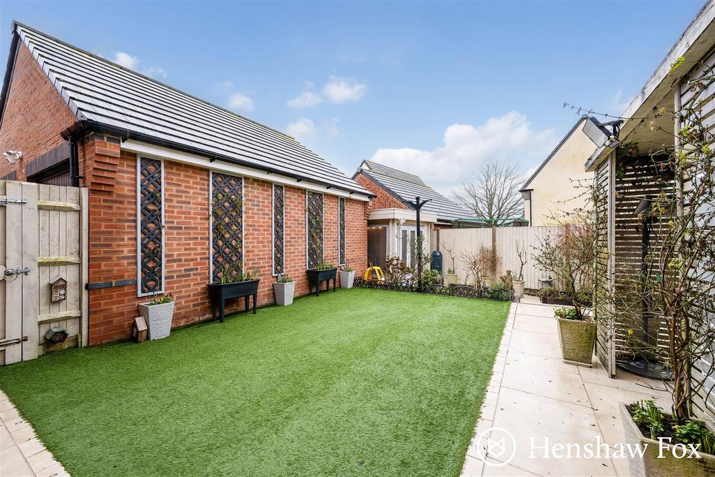 Property photo 2 of 16 Garden - 1.Jpg