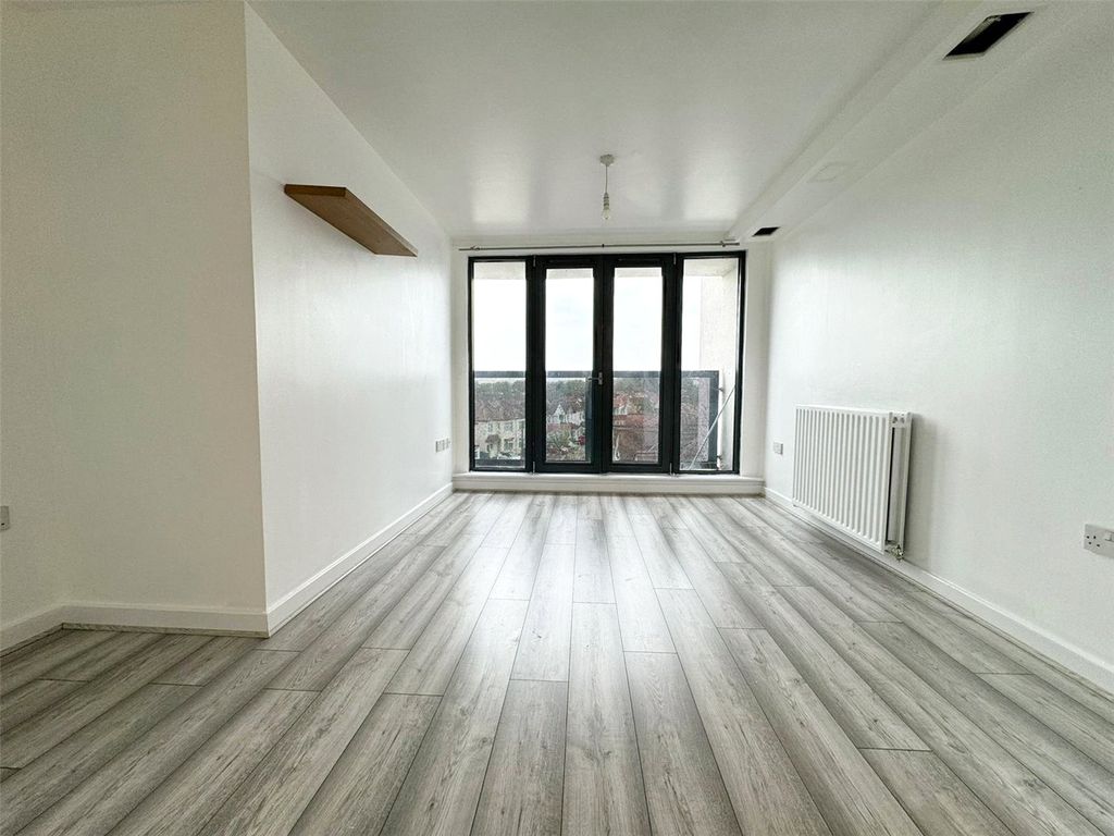 Property photo 2 of 5 Picture No. 05