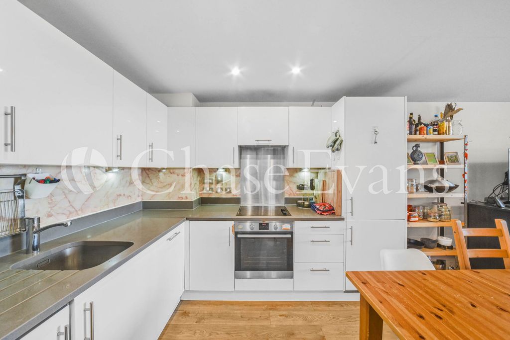 Property photo 2 of 10 Kitchen