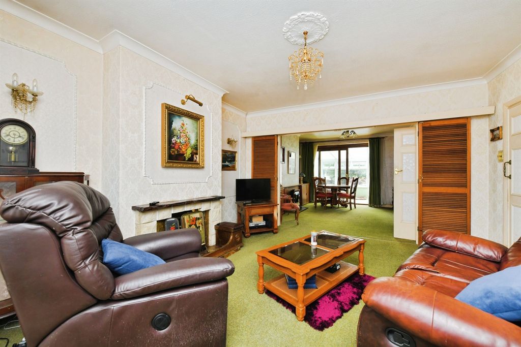 Property photo 3 of 20
