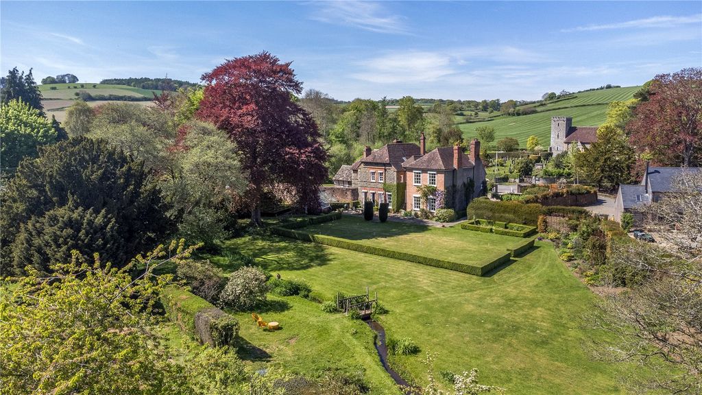 Property photo 1 of 52 Old Vicarage