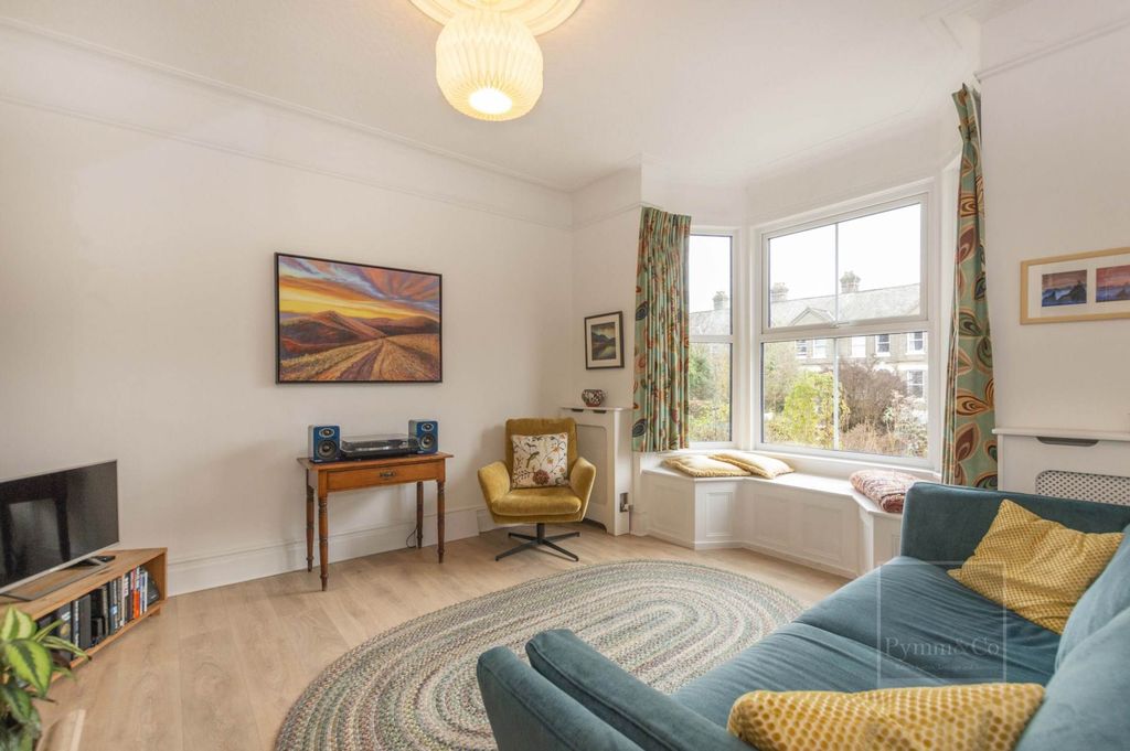 Property photo 2 of 21