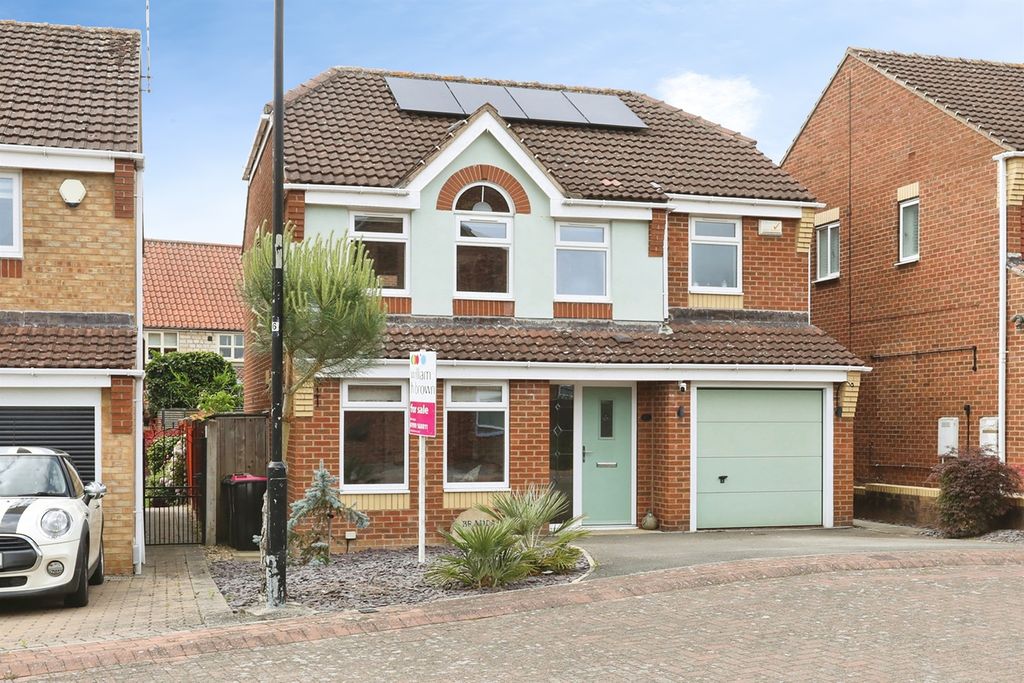 Property photo 1 of 18