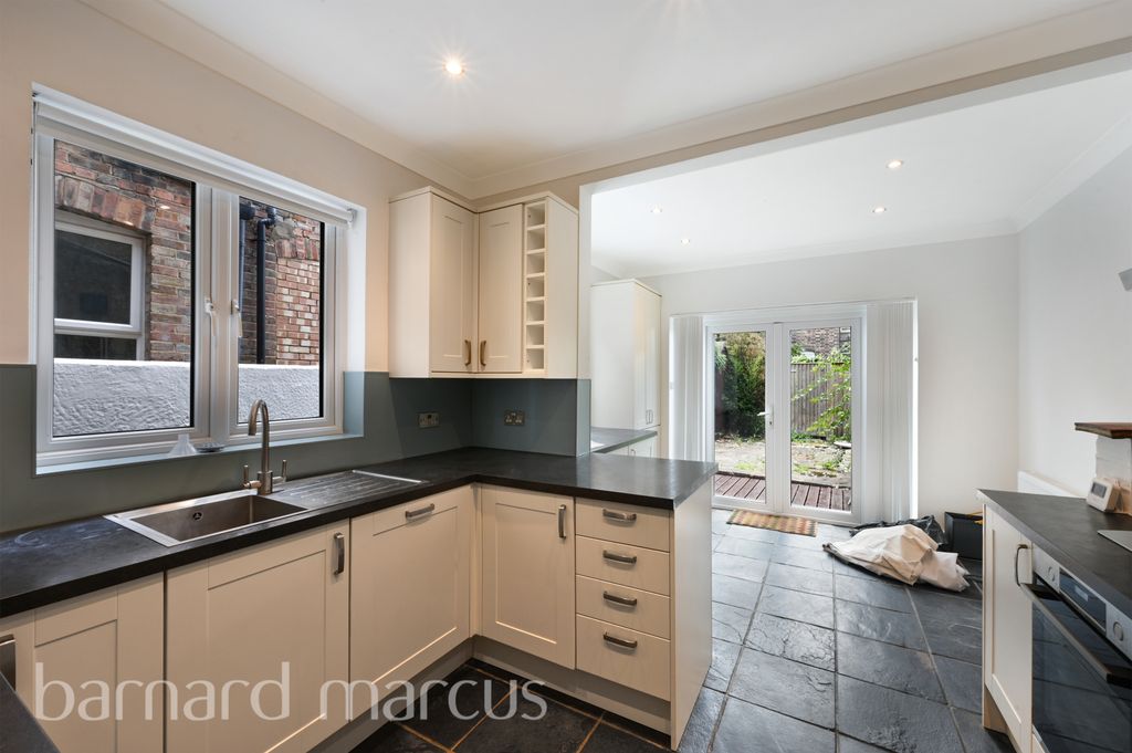 Property photo 1 of 8 Kitchen