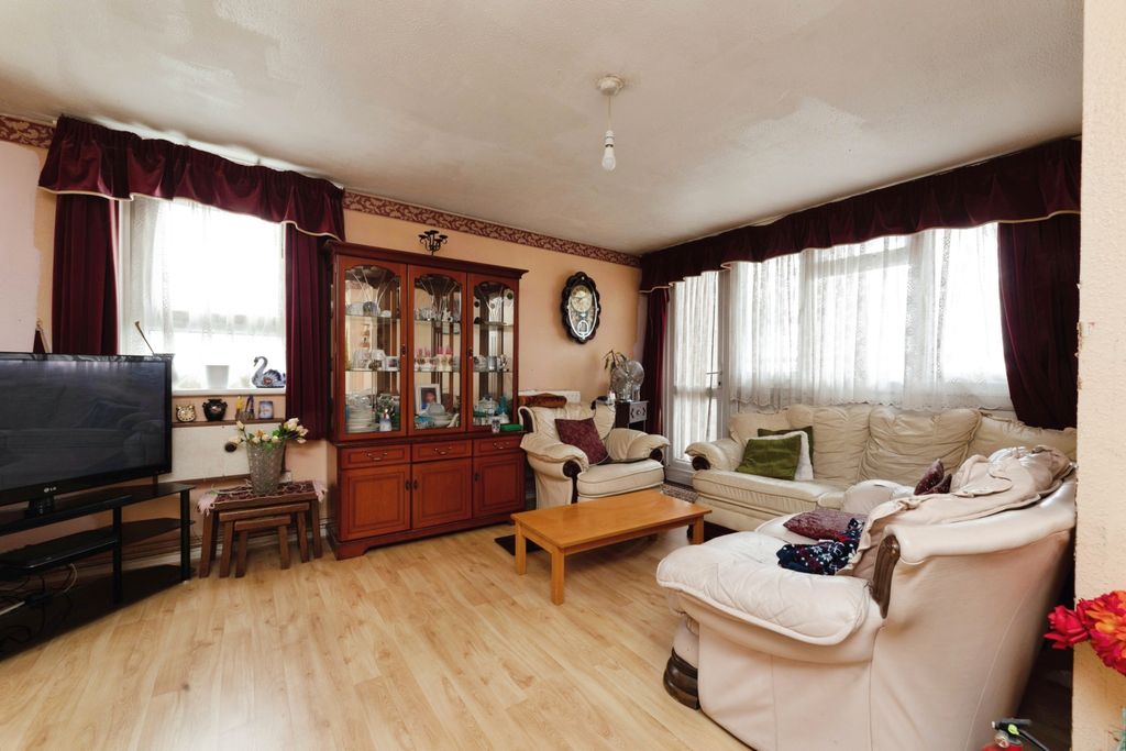 Property photo 1 of 17 1