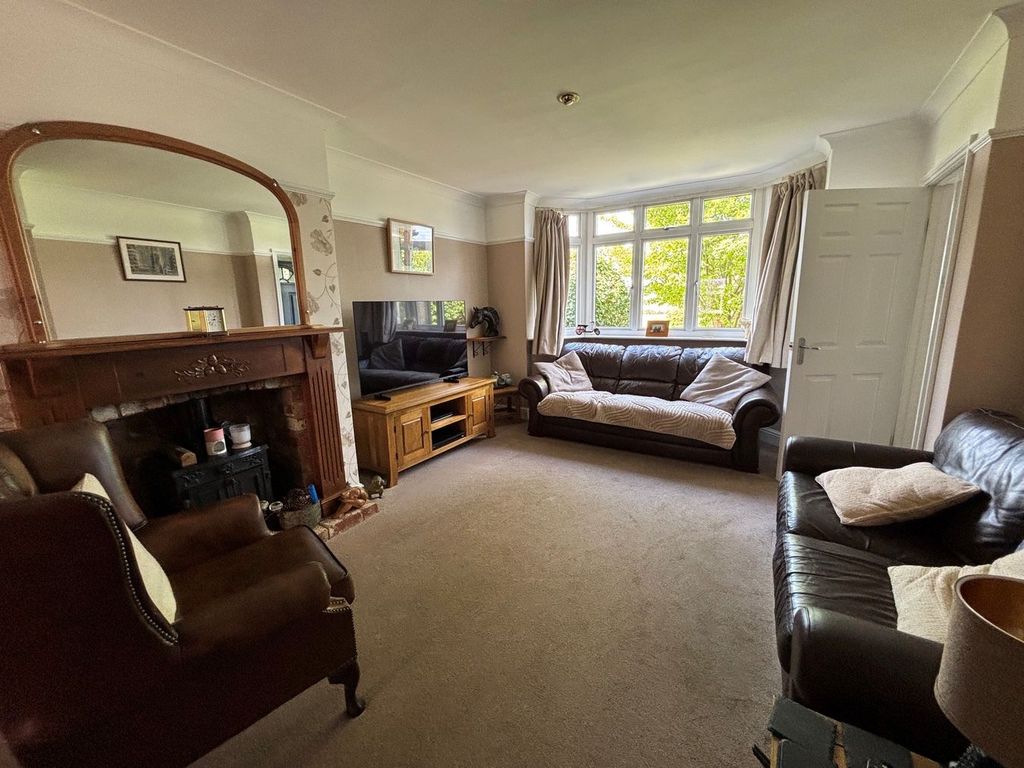 Property photo 3 of 6