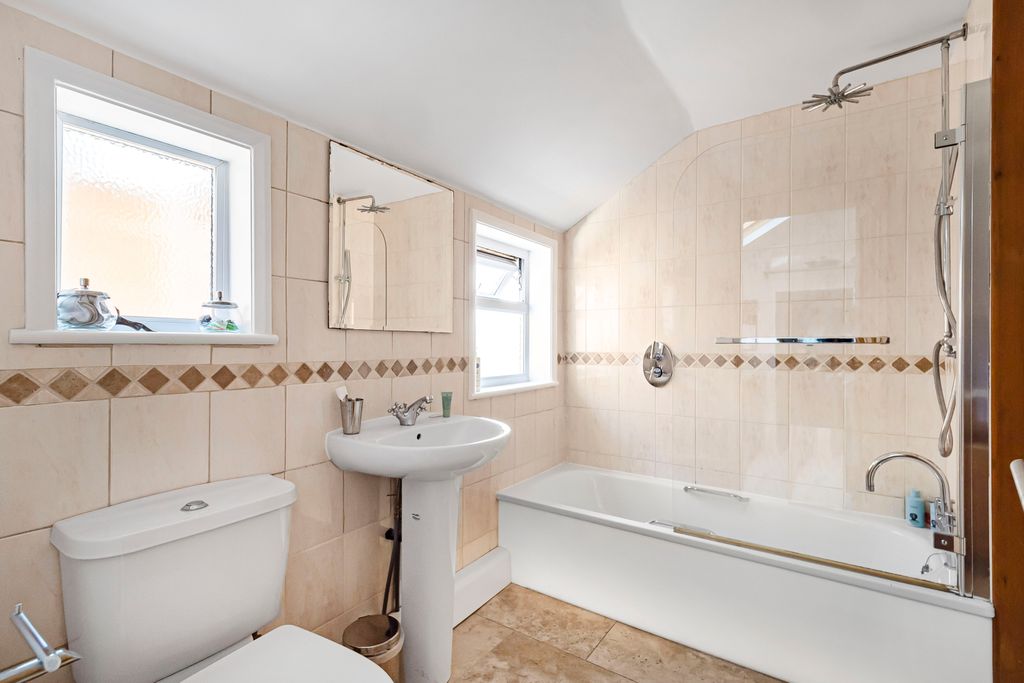 Property photo 3 of 22