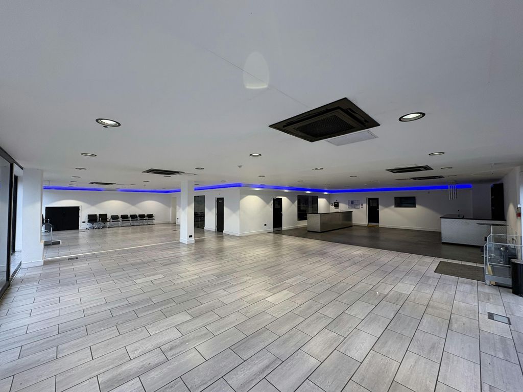 Property photo 2 of 3 Showroom