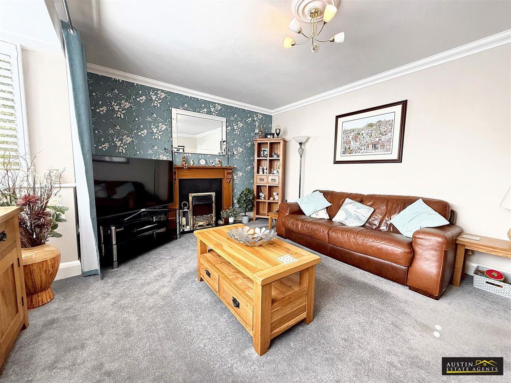 Property photo 3 of 21