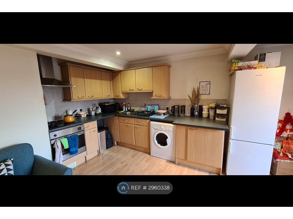 Property photo 3 of 6 Kitchen