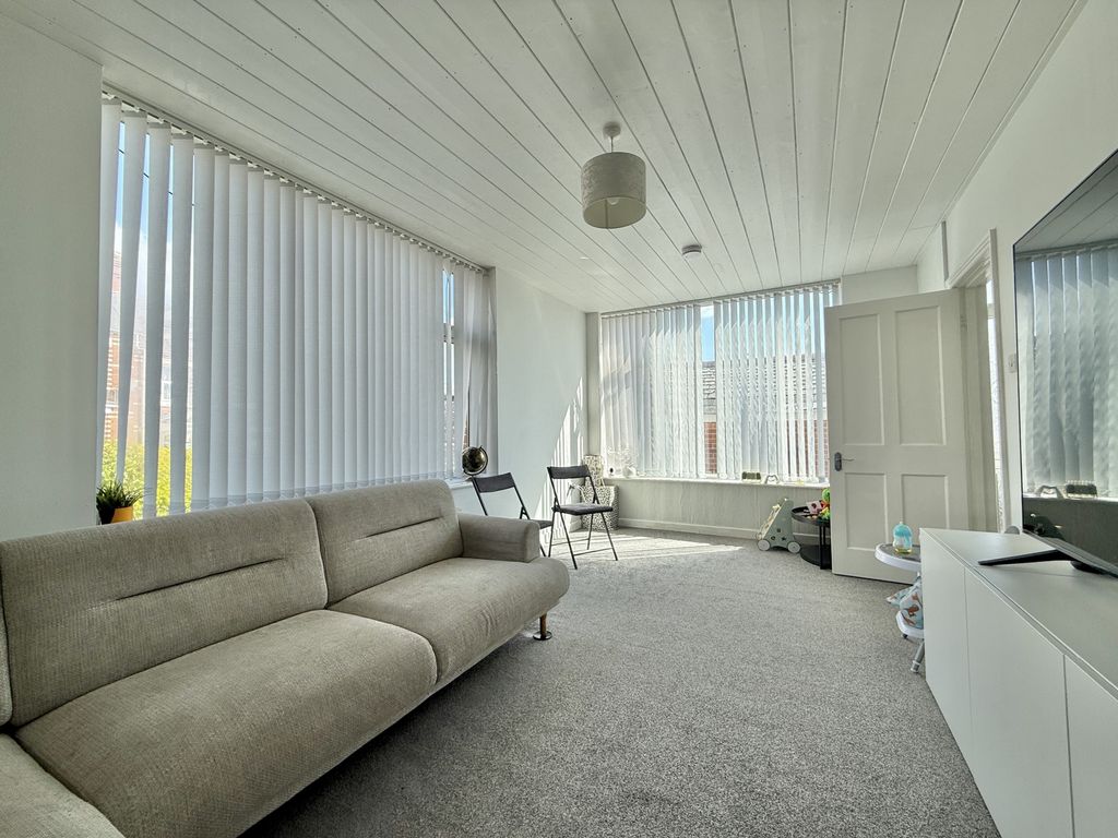 Property photo 3 of 18 Photo 3