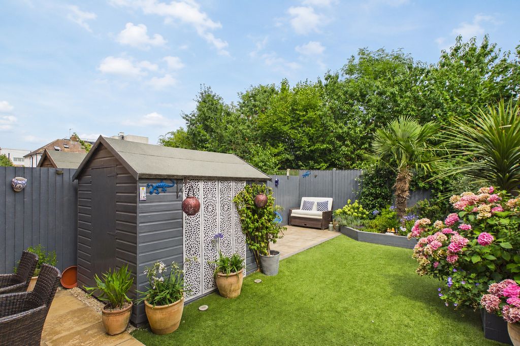Property photo 3 of 24
