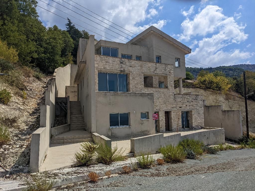 Property photo 1 of 14