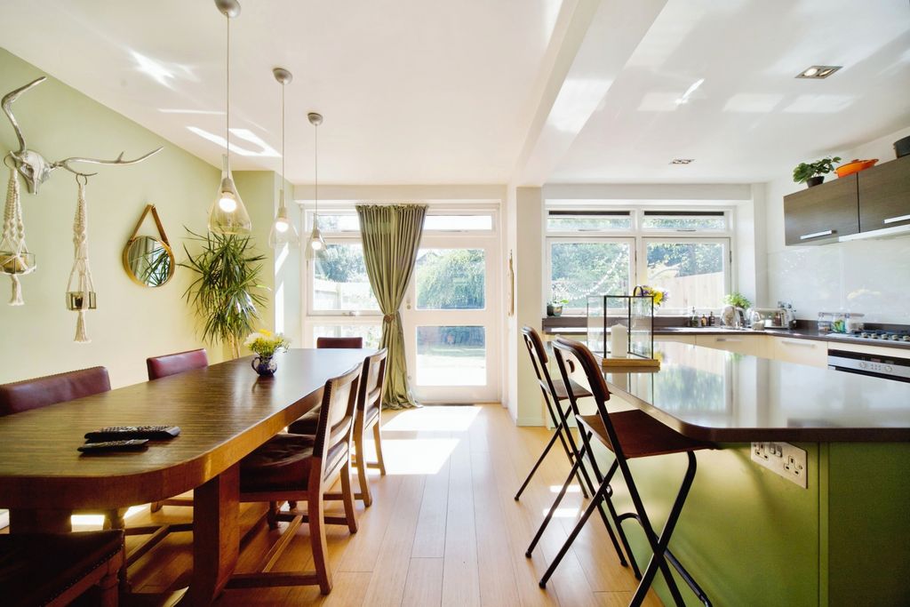 Property photo 1 of 24 Kitchen/Diner