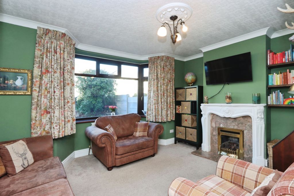 Property photo 2 of 15