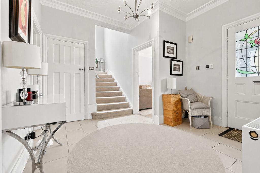 Property photo 2 of 32