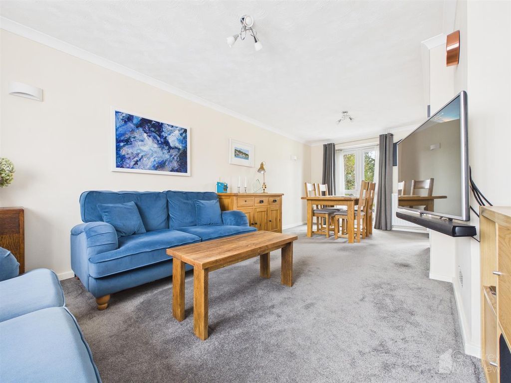 Property photo 2 of 29 Cam02365G0-Pr0422-Still011.Jpg