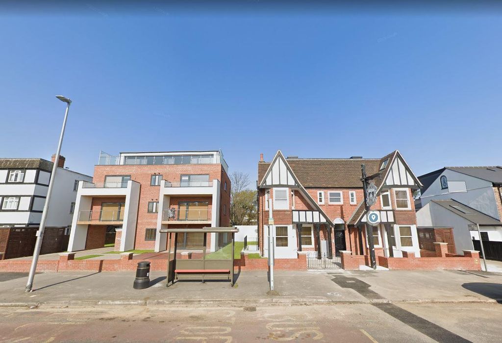 Property photo 2 of 9