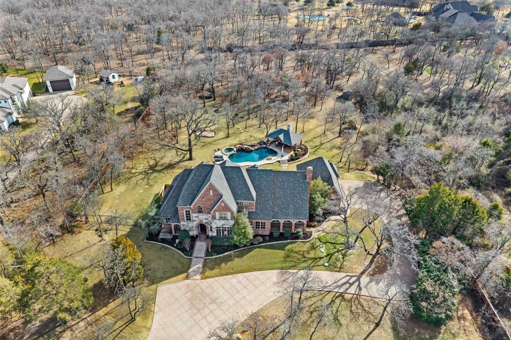 Property photo 1 of 31