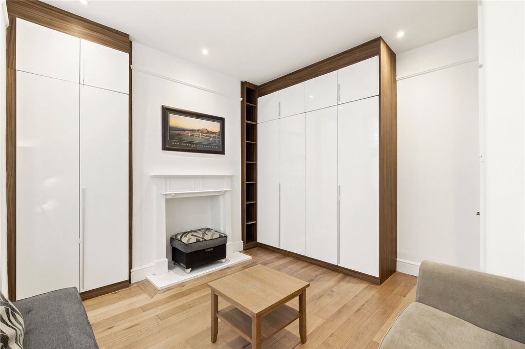 Property photo 2 of 11 Reception Room