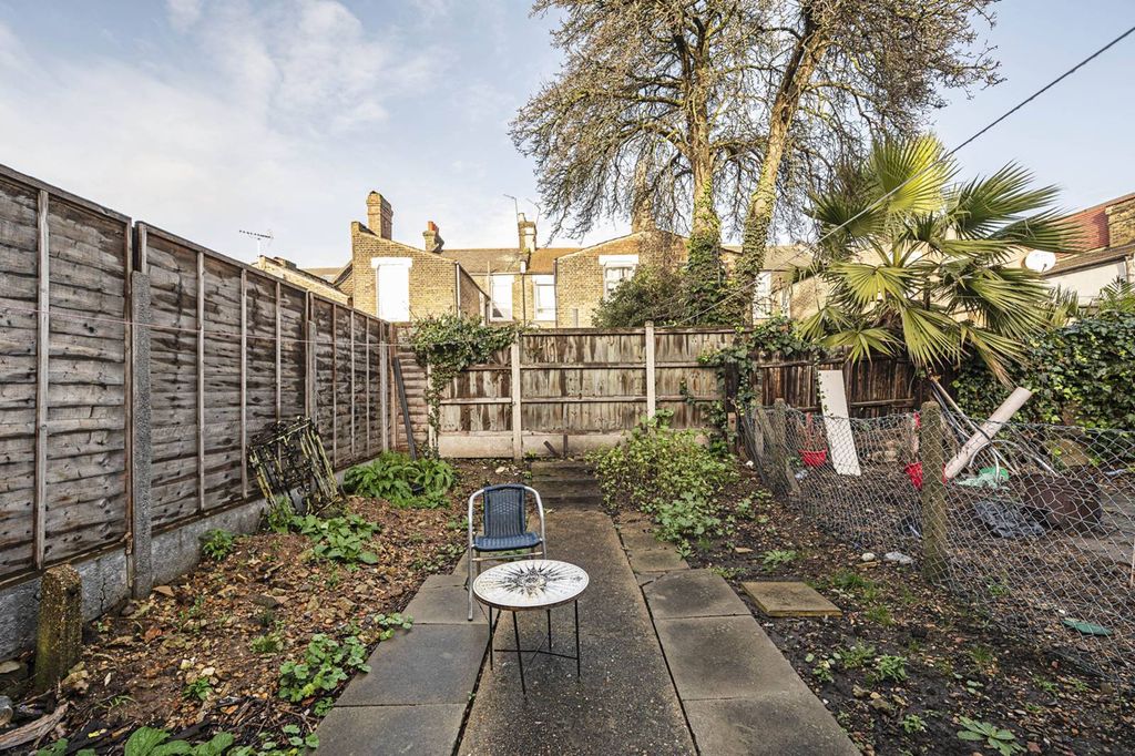 Property photo 2 of 3