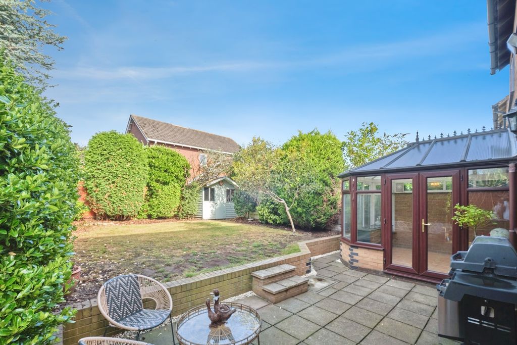 Property photo 2 of 32 Photo