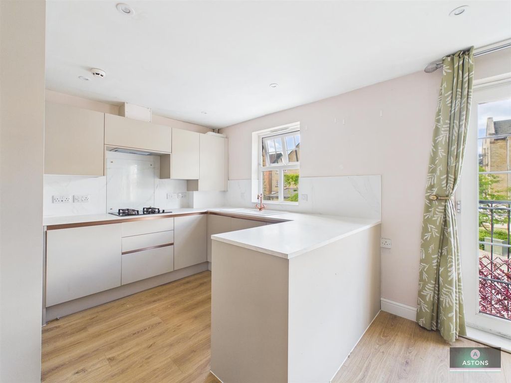 Property photo 3 of 9 Kitchen.Jpg