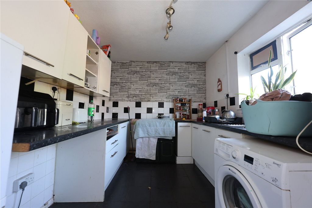 Property photo 2 of 18 Picture No. 09