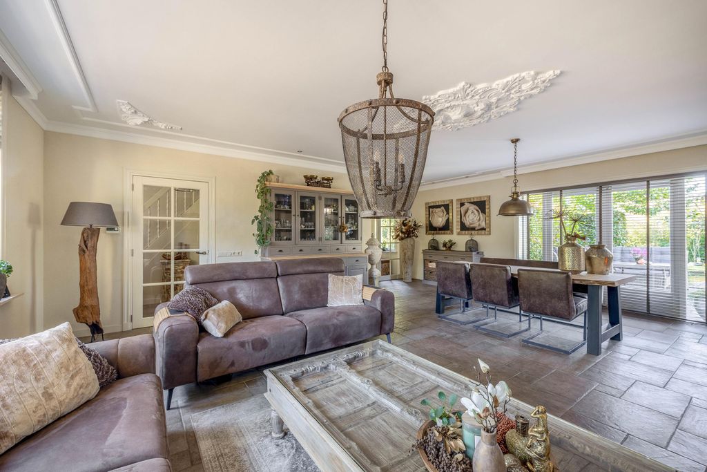 Property photo 3 of 66