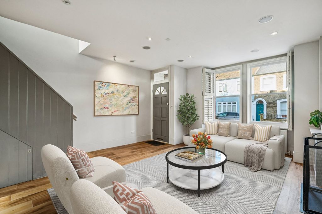 Property photo 3 of 8