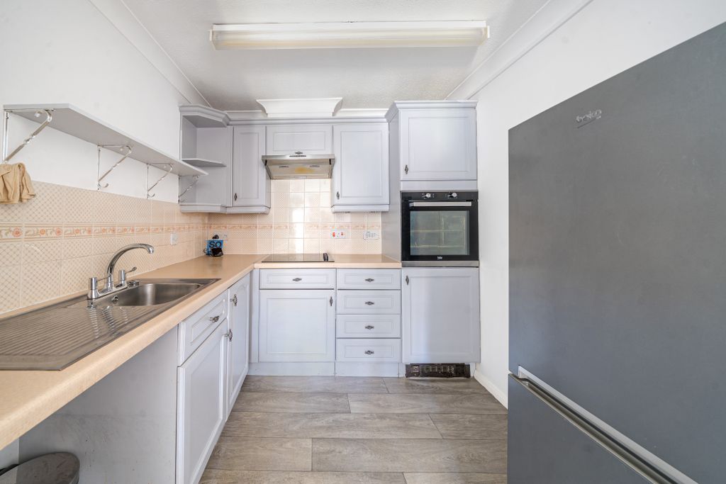 Property photo 3 of 19 Communal Kitchen