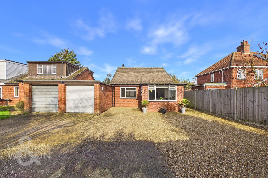 Property photo 2 of 23