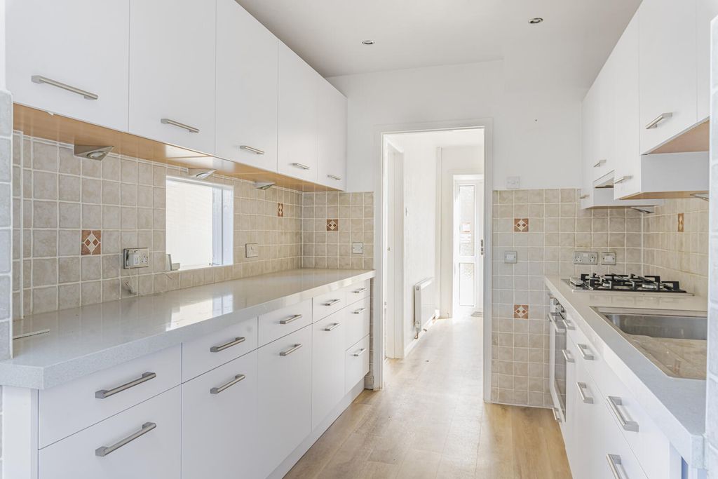 Property photo 2 of 21 Kitchen