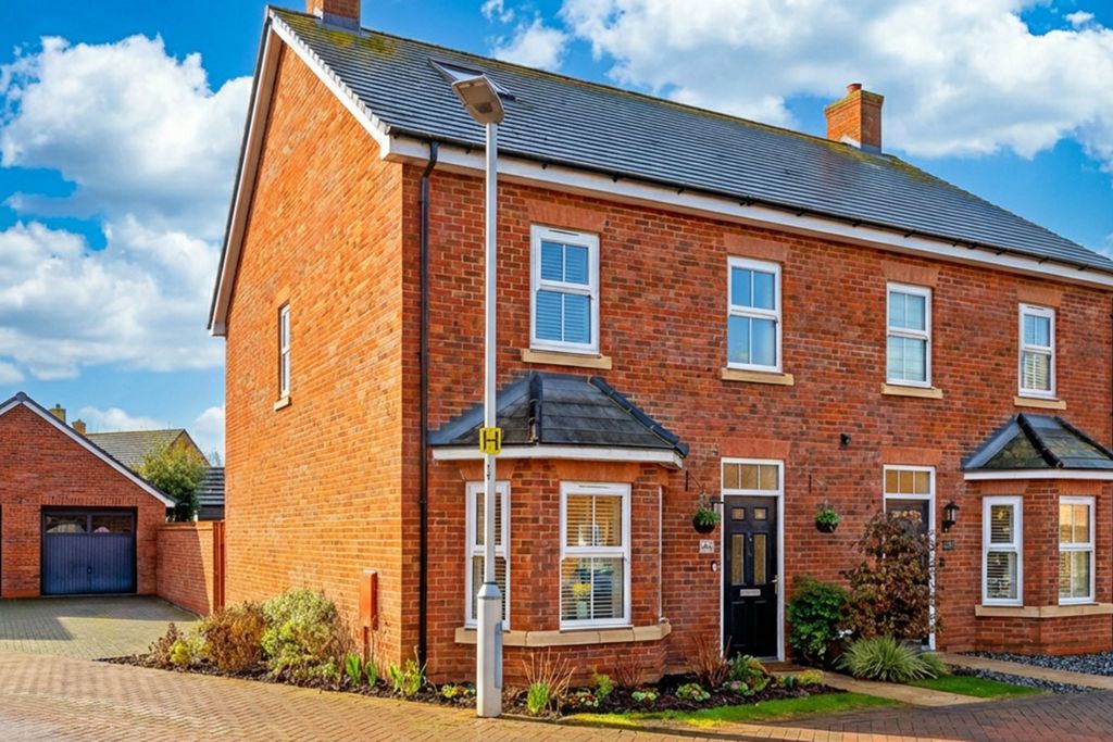Property photo 1 of 25 23Fishermead_Sunny Front Shot2
