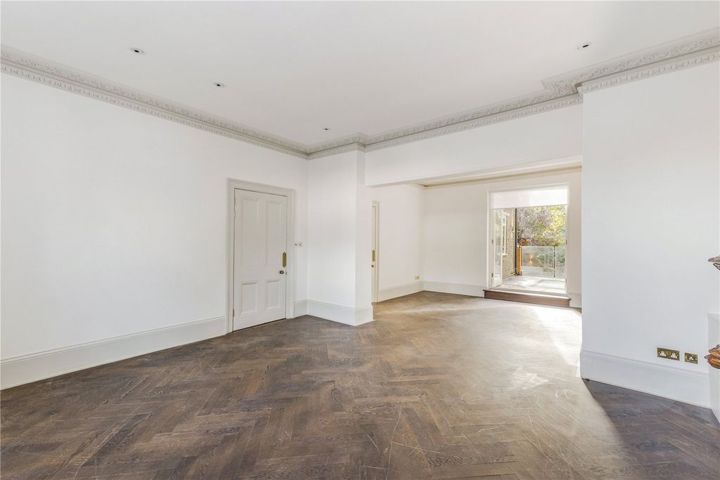 Property photo 2 of 27 Picture No. 22