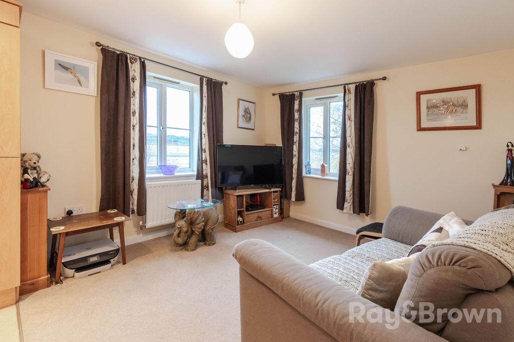 Property photo 2 of 45