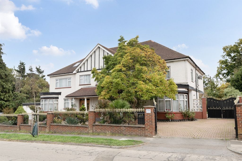 Property photo 1 of 33