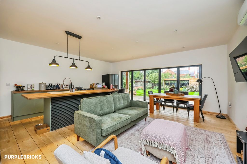 Property photo 2 of 46