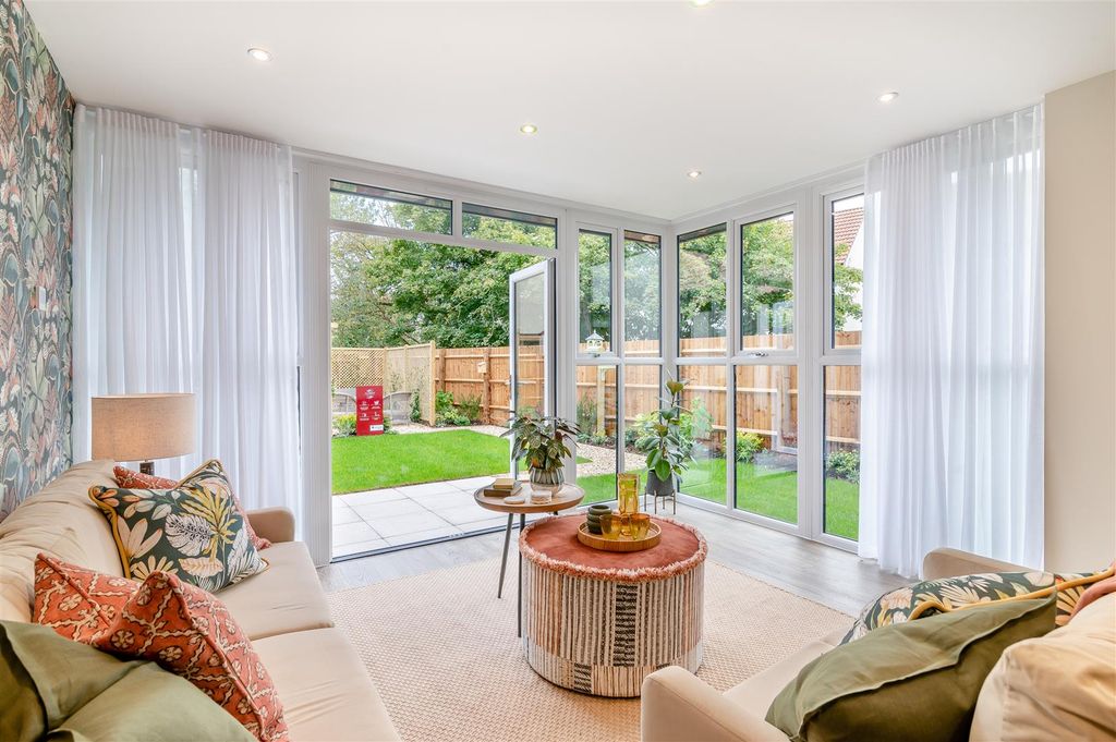 Property photo 2 of 15 8621355-Interior13.Jpg