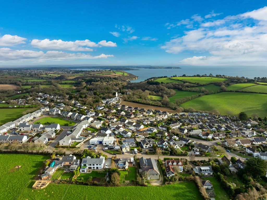 Property photo 3 of 27