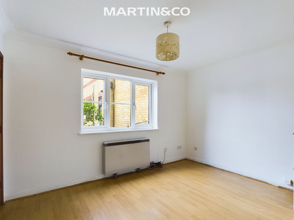 Property photo 2 of 8 Cam03627G0-Pr0019-Still009