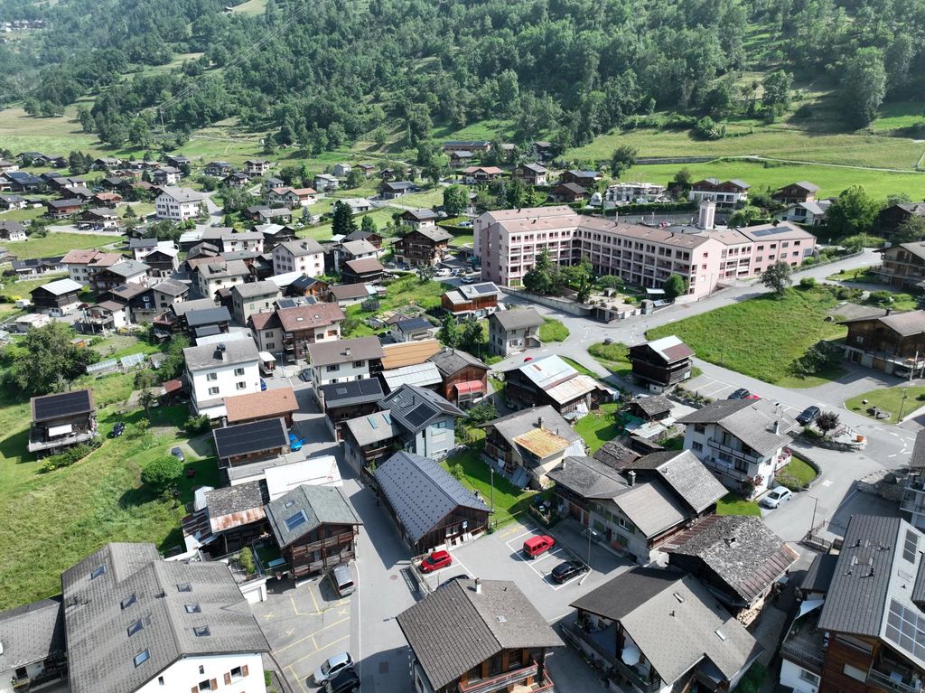 Property photo 3 of 25