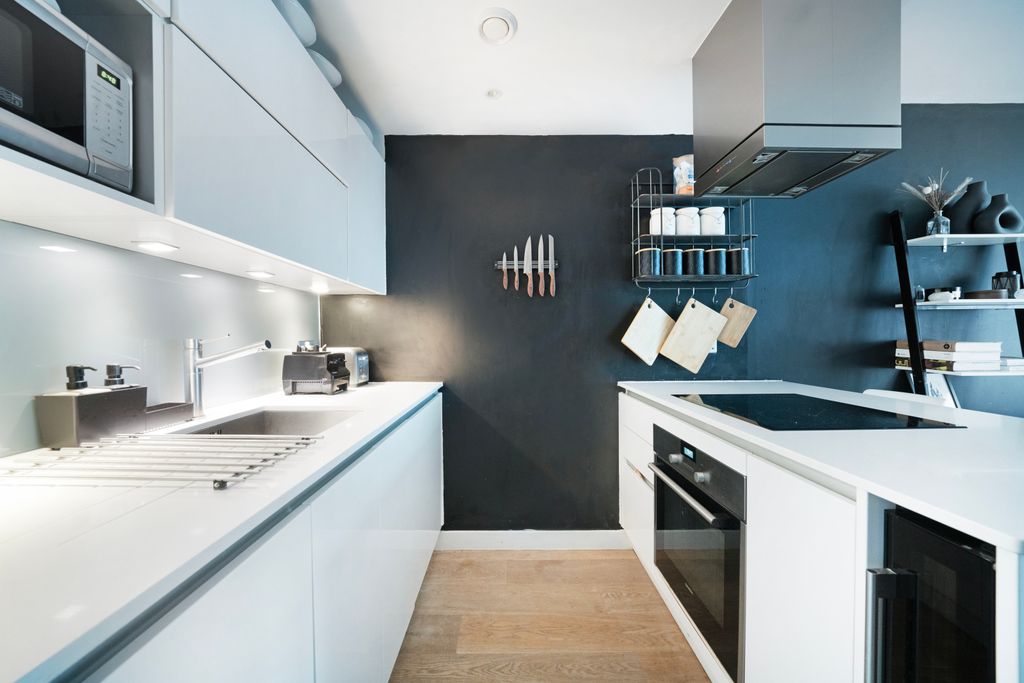 Property photo 3 of 12