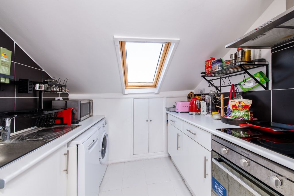 Property photo 2 of 7 Tf 129 King Henrys R