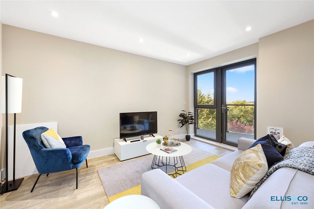 Property photo 1 of 19 Picture No. 21