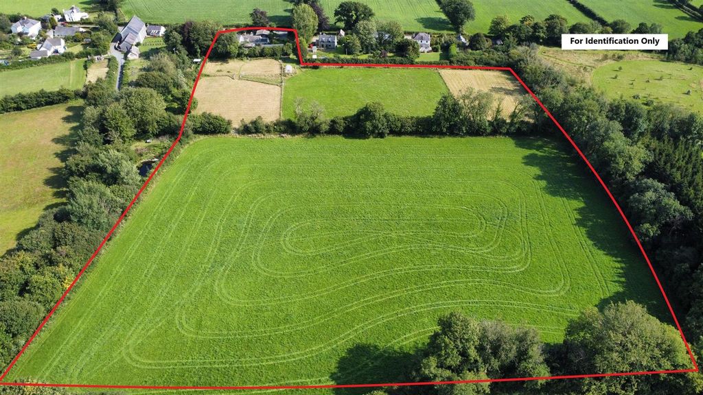 Property photo 2 of 72 Red Line.Jpg