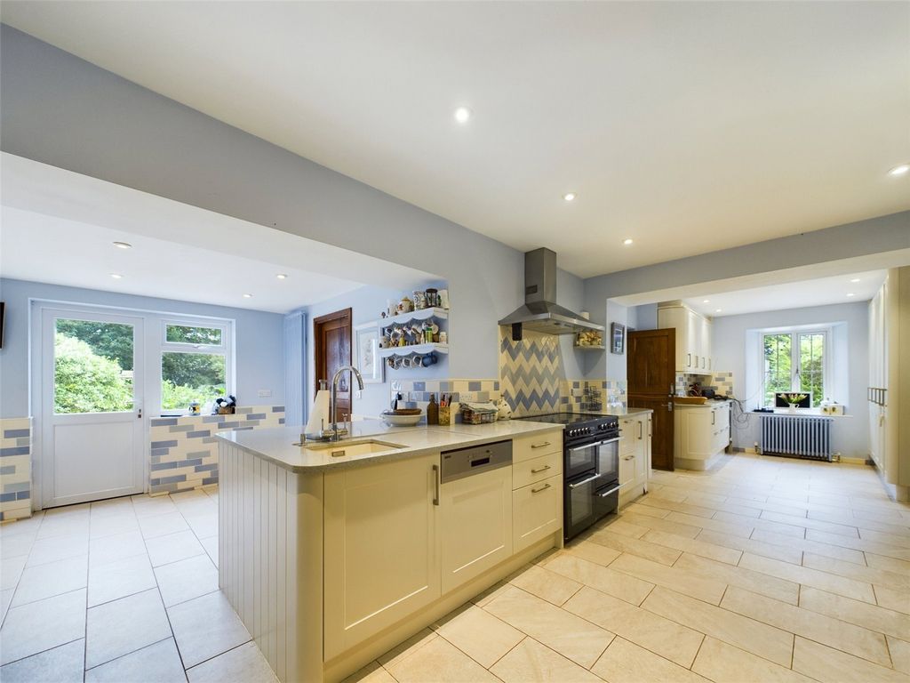 Property photo 3 of 21 Kitchen