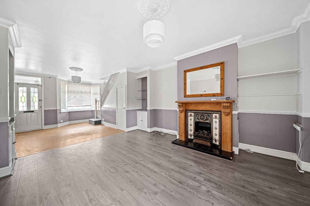 Property photo 2 of 18 4083775