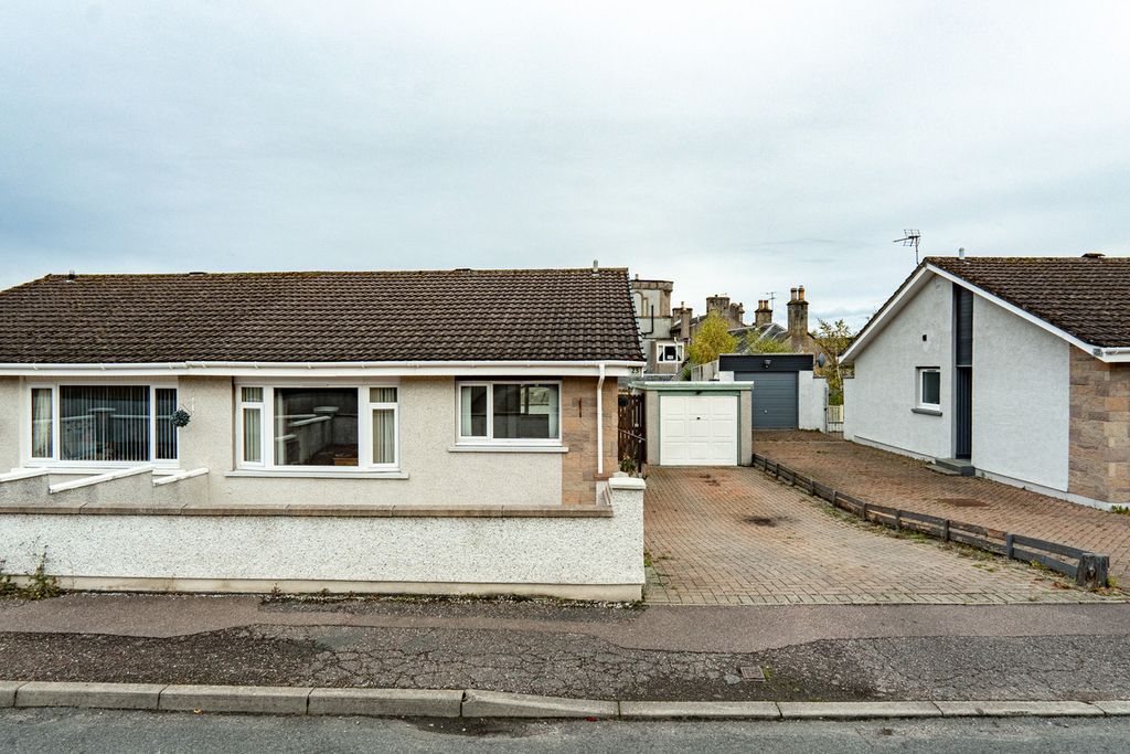 Property photo 1 of 40